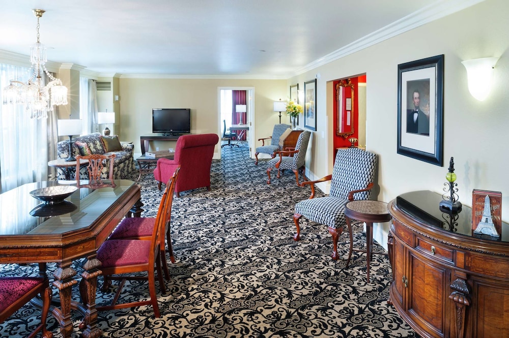 Suite, 1 King Bed, Non Smoking (Chairman's) - Photo 1