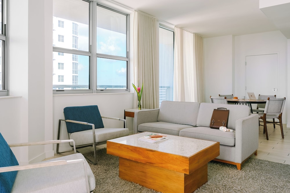 Deluxe Suite, 1 King Bed With Sofa Bed, Balcony