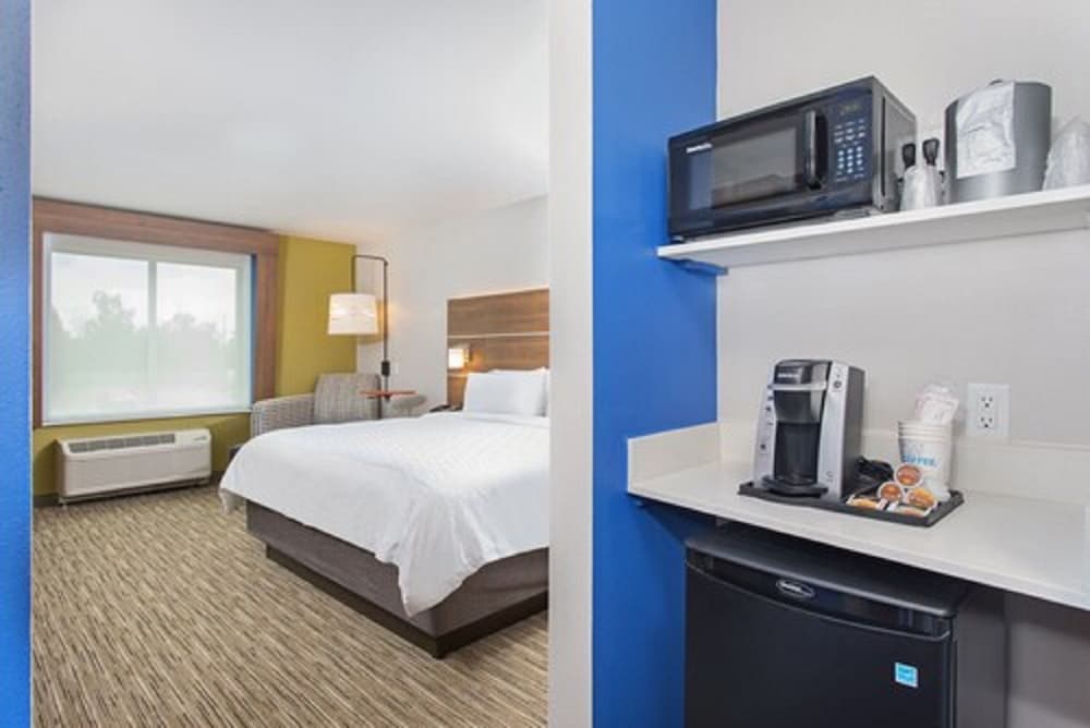 Suite, Multiple Beds - Photo 3