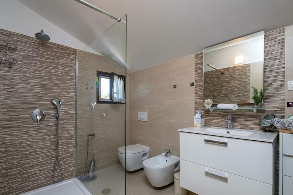 Villa photo 3