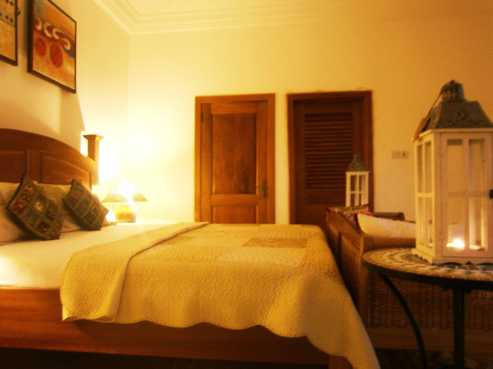 Executive Suite, Balcony, Hill View