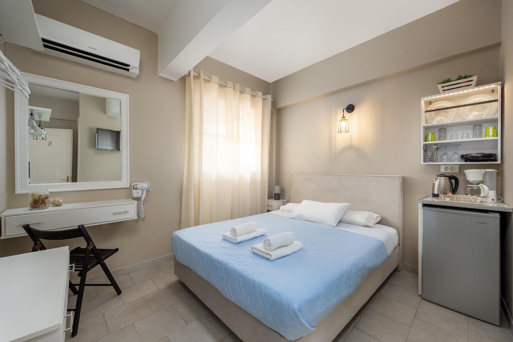 Double Room (4)
