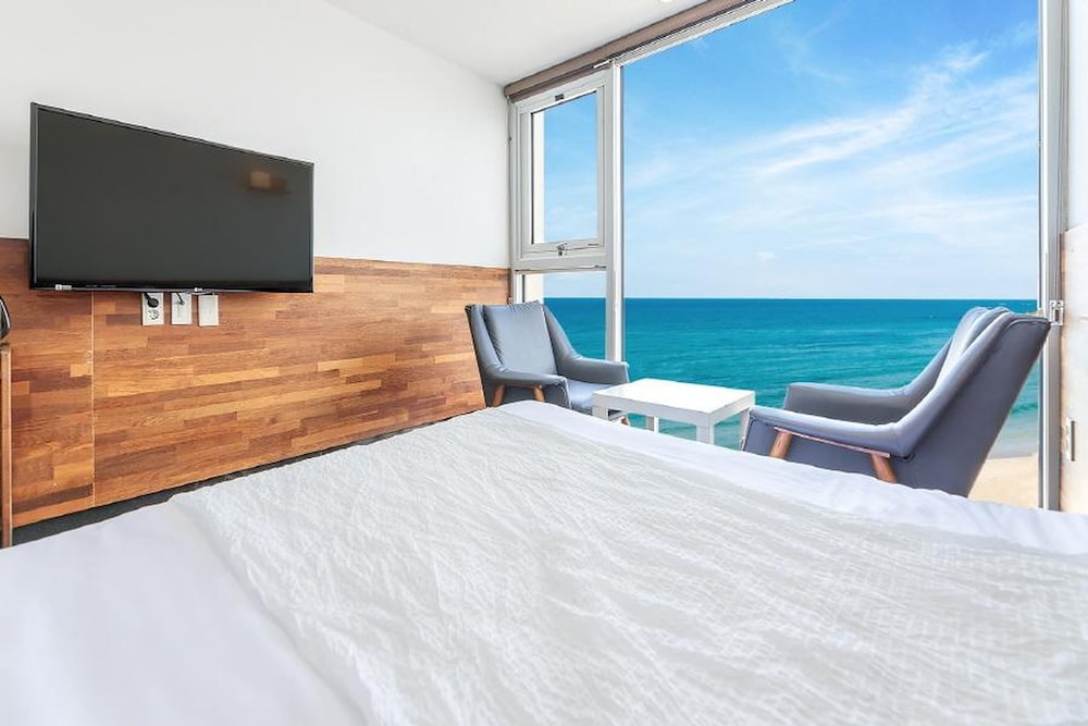 Basic Room, 1 Bedroom (201(oceanview)) - Photo 6
