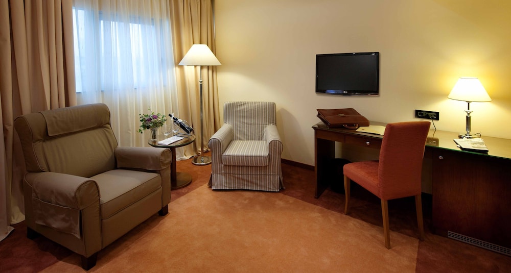 Deluxe Double Room, 1 King Bed - Photo 8