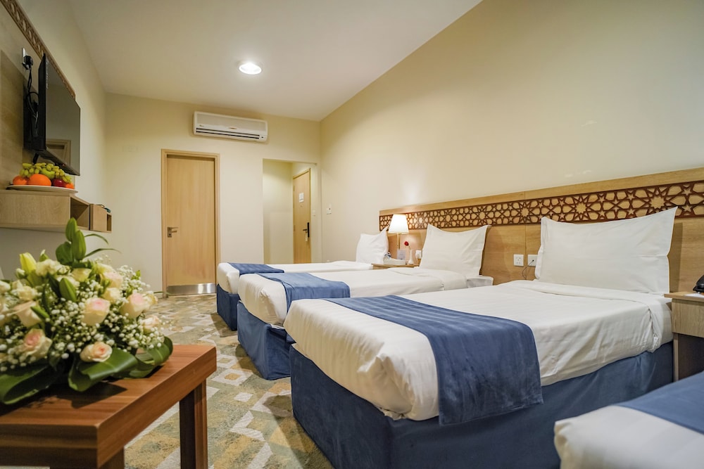 Quadruple Room - Photo 9