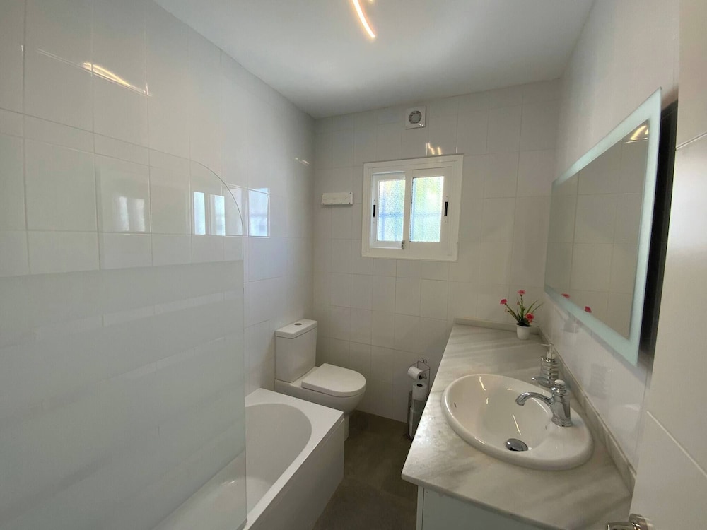 Villa mit Pool, zu Fuß zum Strand, Restaurants, Geschäfte, Foto 16