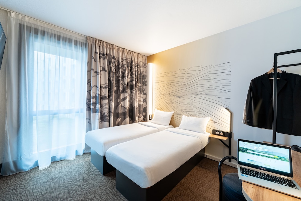 Twin Room - Photo 3