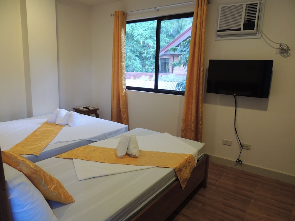 Deluxe Triple Room photo 3