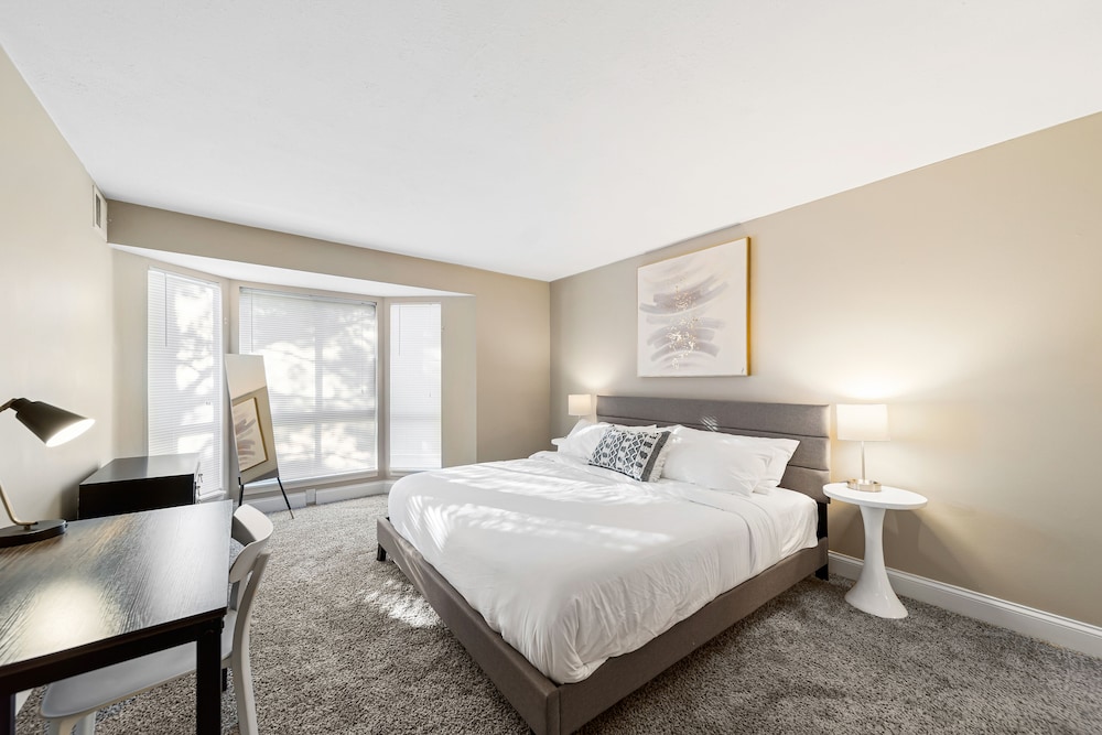 Family Apartment, 2 Bedrooms (Self Check-In With Virtual Front Desk) photo 1