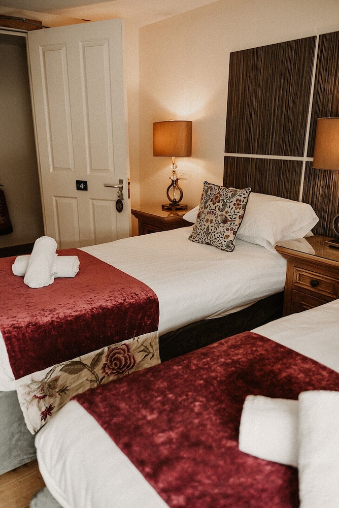 Standard Twin Room, Ensuite - Photo 2