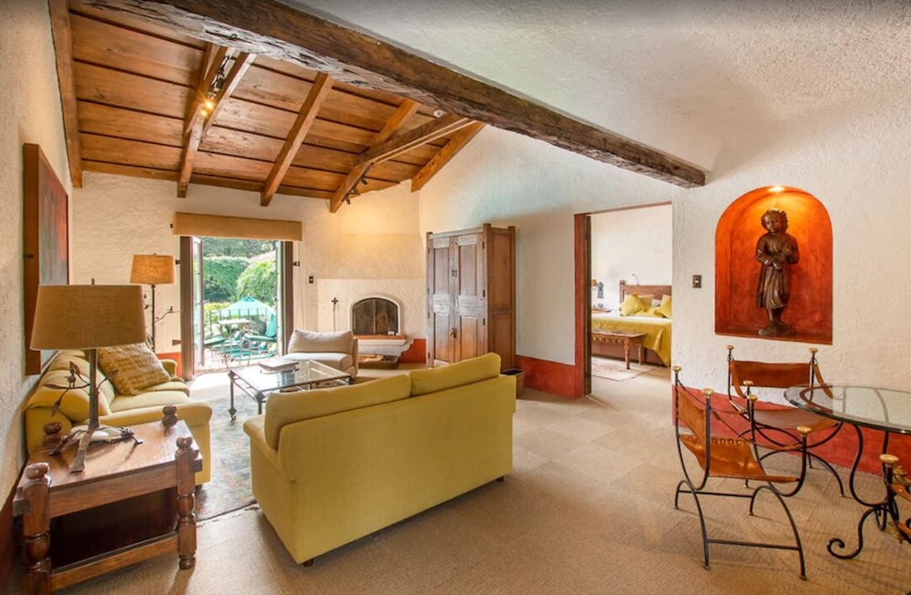 Deluxe Suite (All rooms are different) - Photo 3