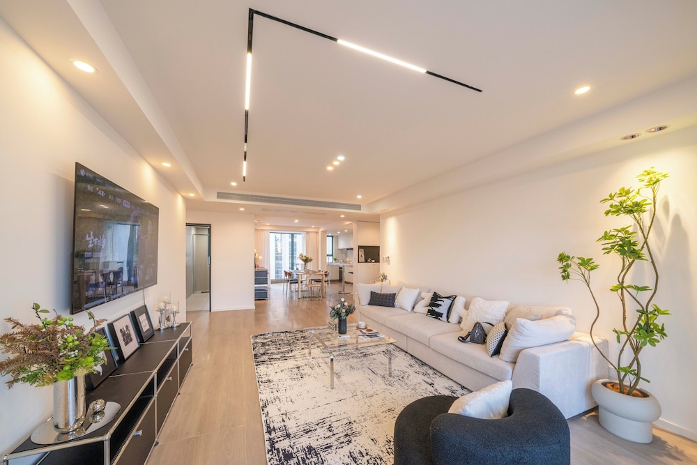 Deluxe Apartment, City View