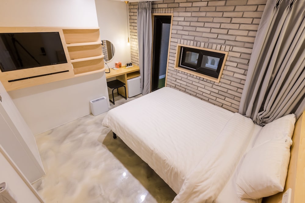 Deluxe Double Room, 1 Queen Bed (Foreigner Only)