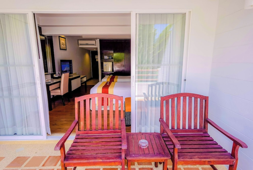 Premium Deluxe Room - Photo 14
