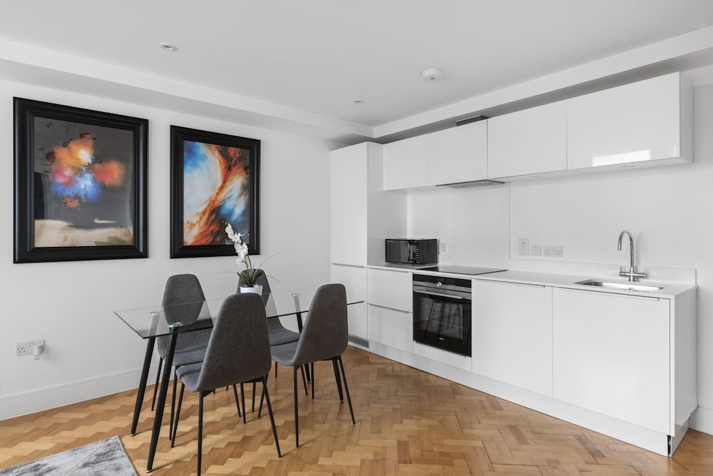Parkway House, Foto 2