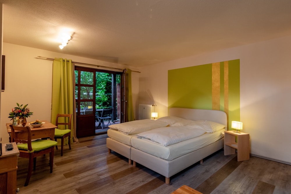 Classic Double Room Annex, Balcony photo 1