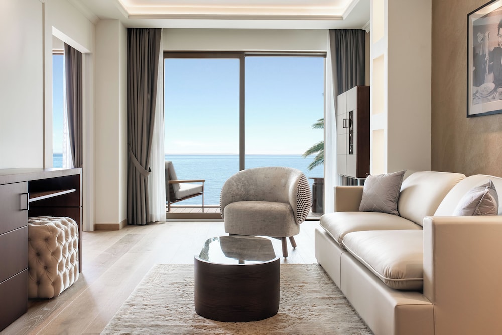 Grand Suite, Lake View with balcony and terrace