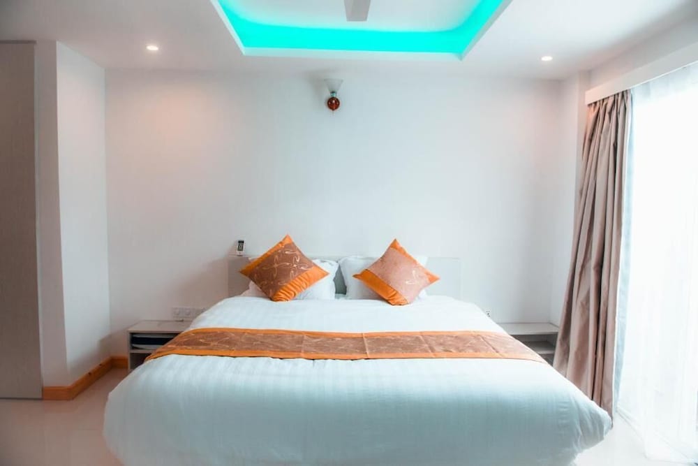 Deluxe Double Room, City View