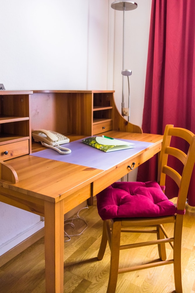 Basic Twin Room, Shared Bathroom, Annex Building (Petit-Bossey) photo 3