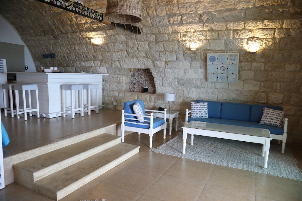 Comfort Studio Suite, 1 Queen Bed, Sea View photo 3