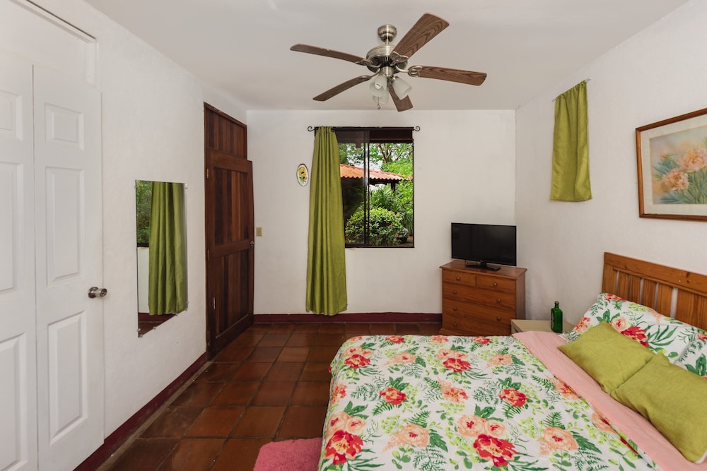 Basic Cabin, 1 Queen Bed, Accessible, Smoking photo 2