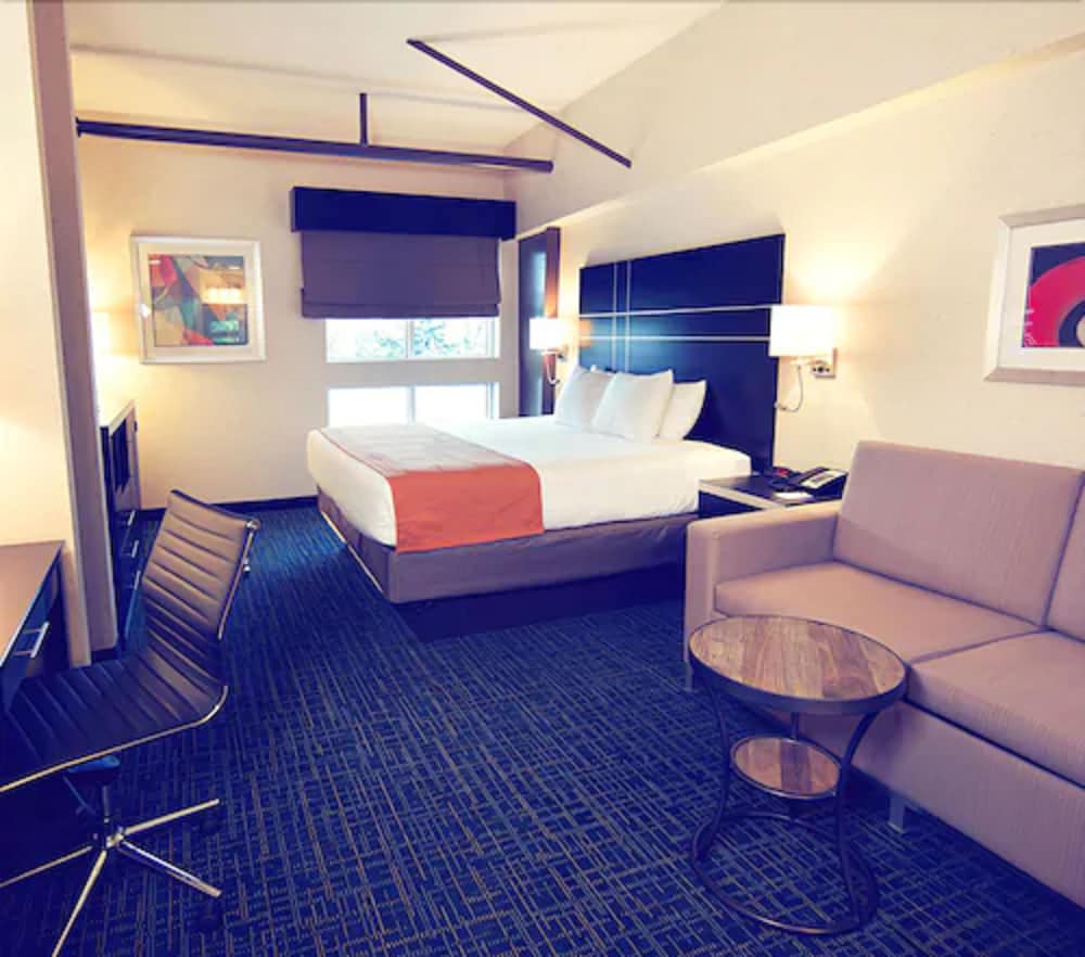 Standard Room, 1 King Bed photo 1