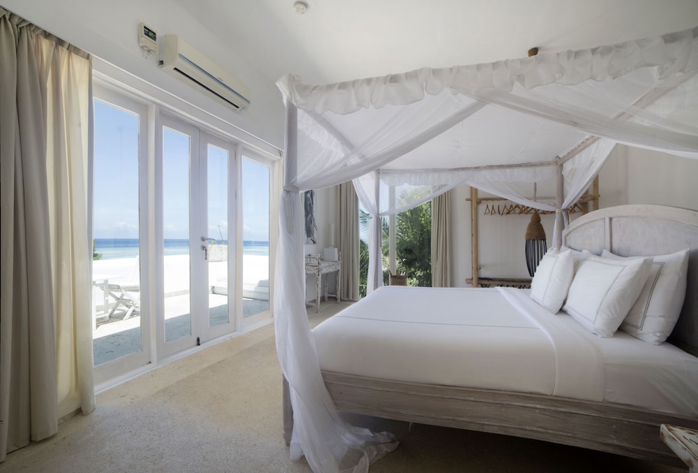 Ambassador 2 bedroom Villa, Private pool Ocean Front photo 2
