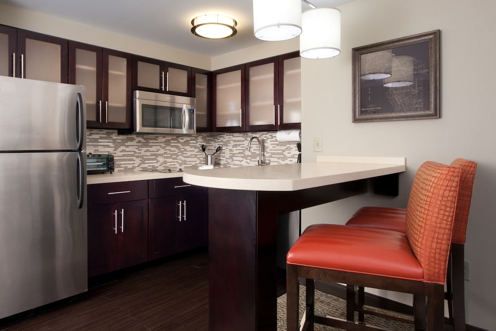 Suite, 1 Bedroom, Kitchen photo 2