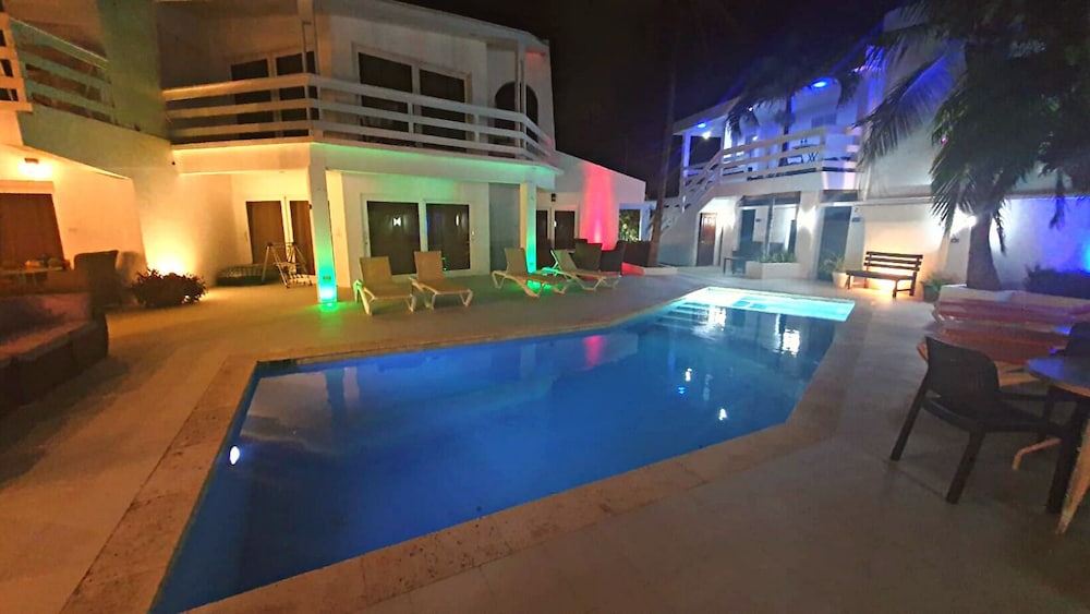 Superior Studio, Pool View photo 2