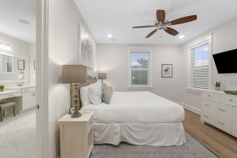 House, 4 Bedrooms (Allen Beach Cottage)