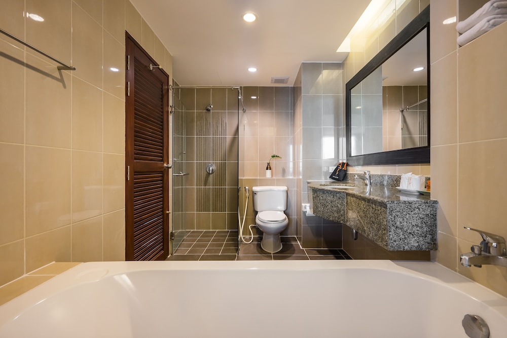 Deluxe Quadruple Room - Photo 2