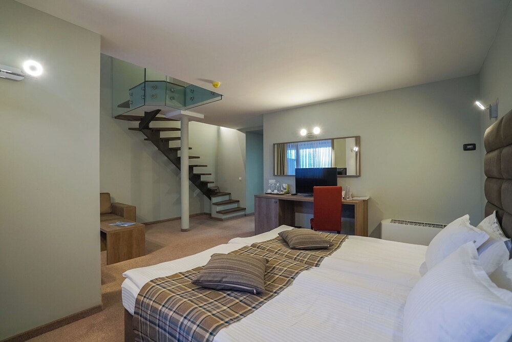 Duplex, 2 Bedrooms, Balcony