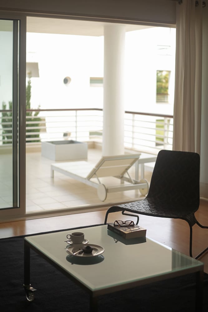 Superior Apartment, 2 Bedrooms, Pool View photo 2
