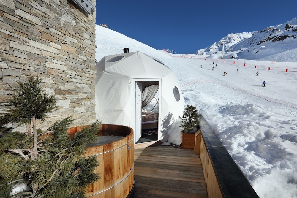Igloo-Pod Hot Tub photo 3
