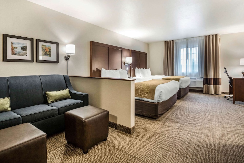 Suite, 2 Queen Beds, Non Smoking - Photo 3
