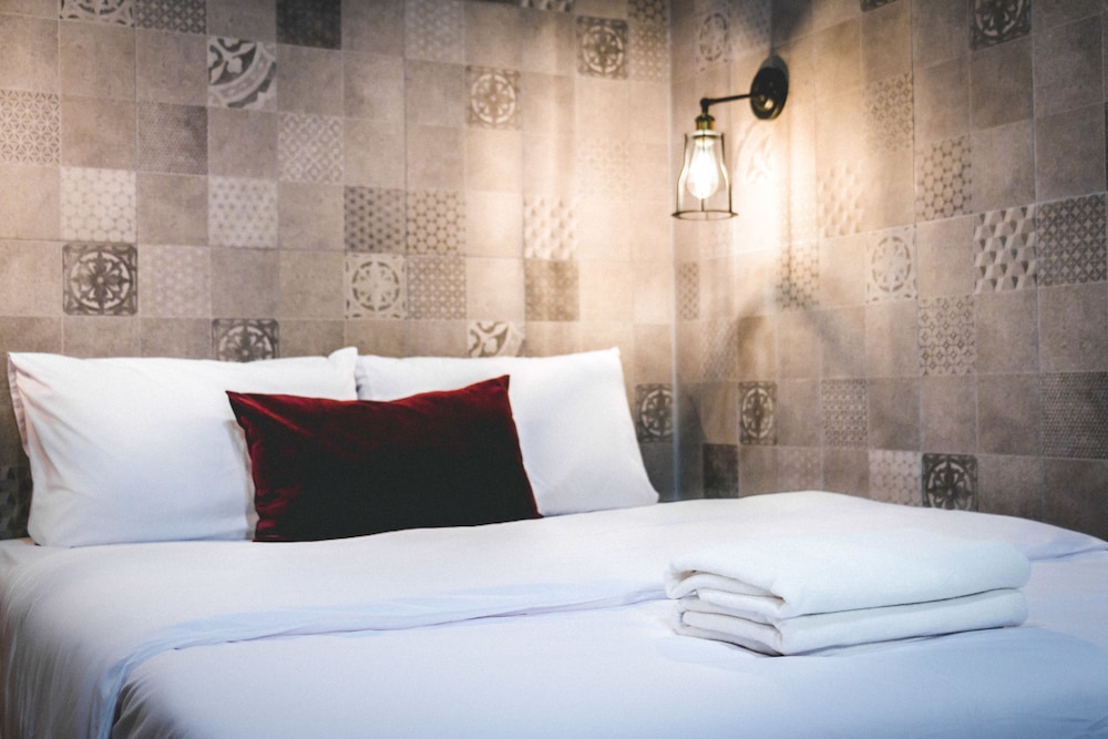 Standard Room With Shared Bathroom photo 1
