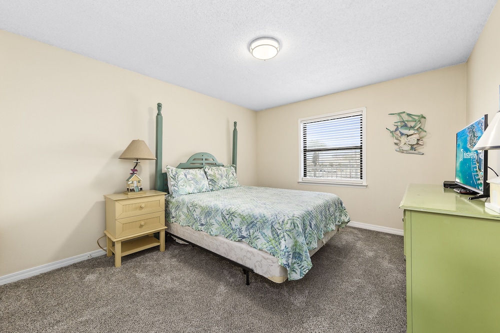Signature Condo, 3 Bedrooms, Beach View photo 3