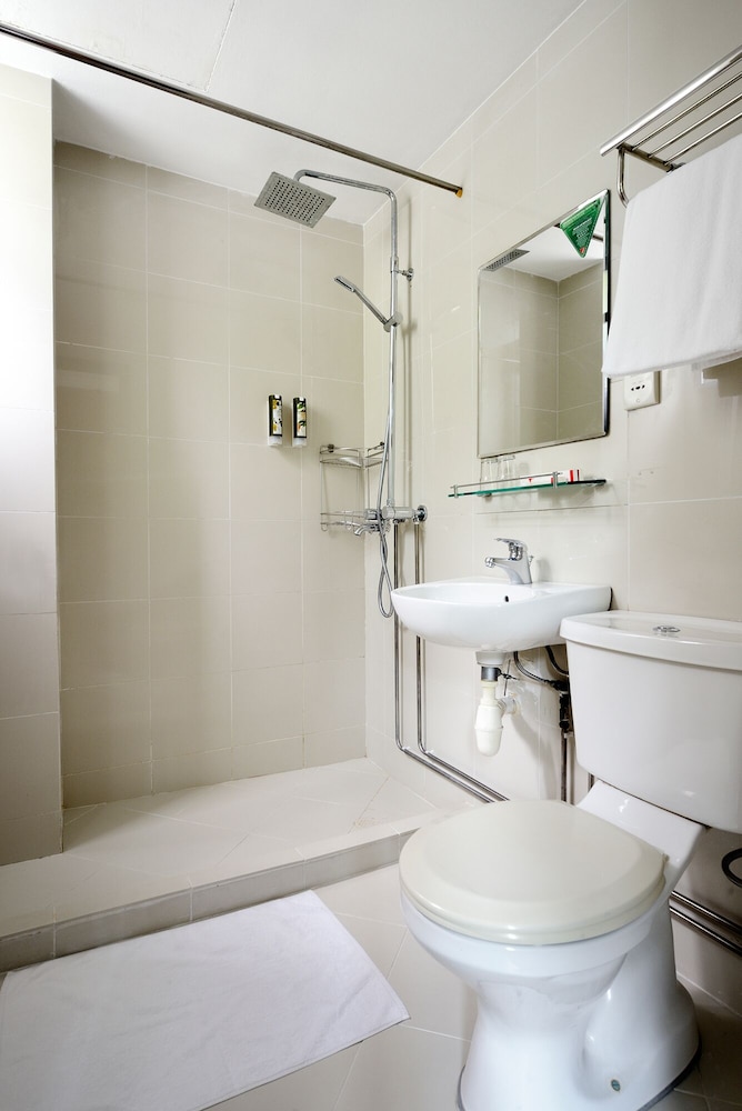 Premier Studio Suite photo 2