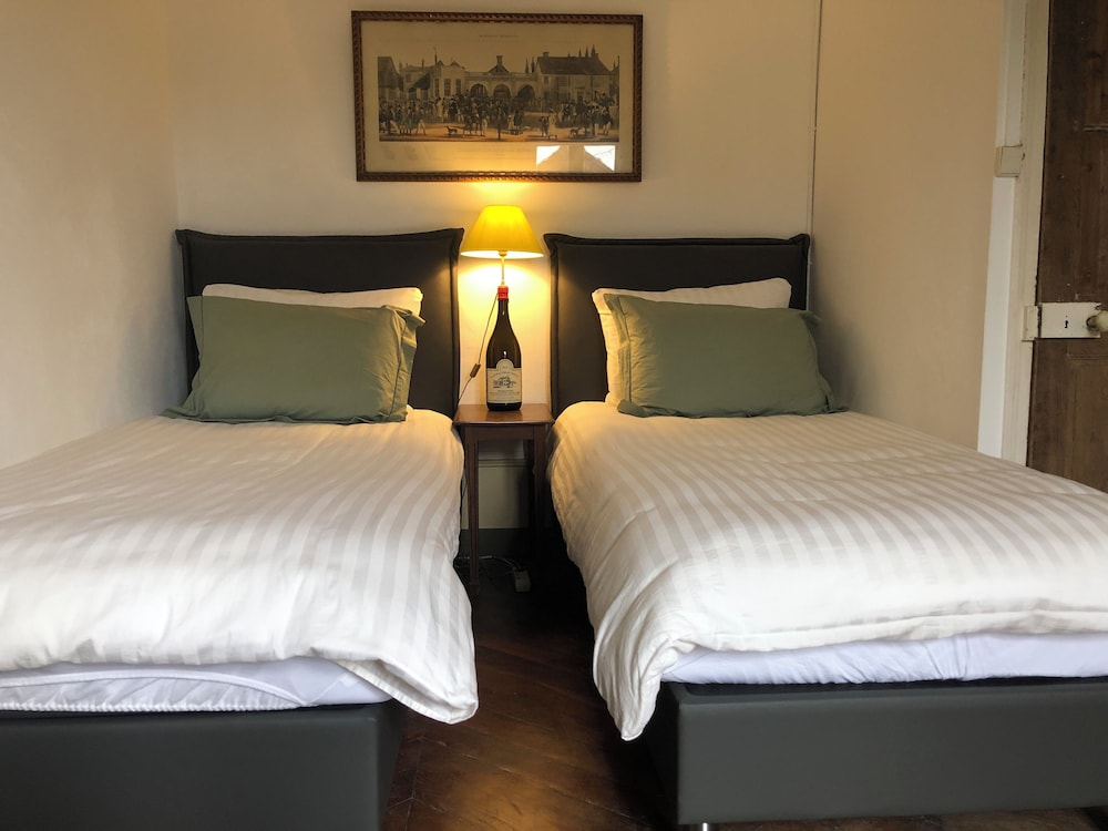 Standard Twin Room, City View