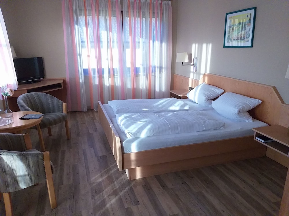 Basic Double Room photo 1