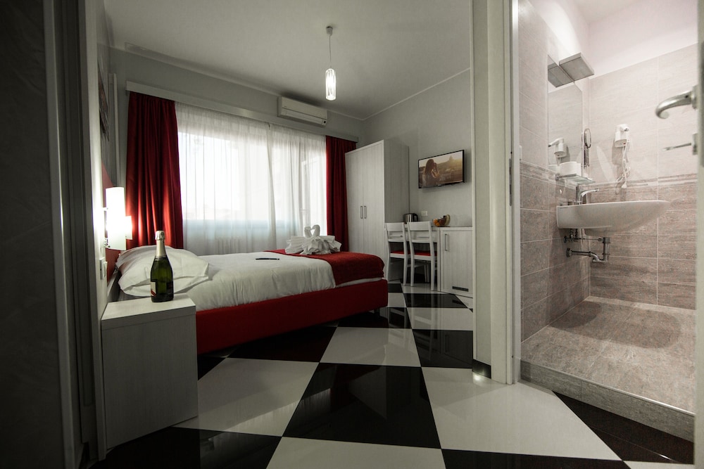 City Room photo 1