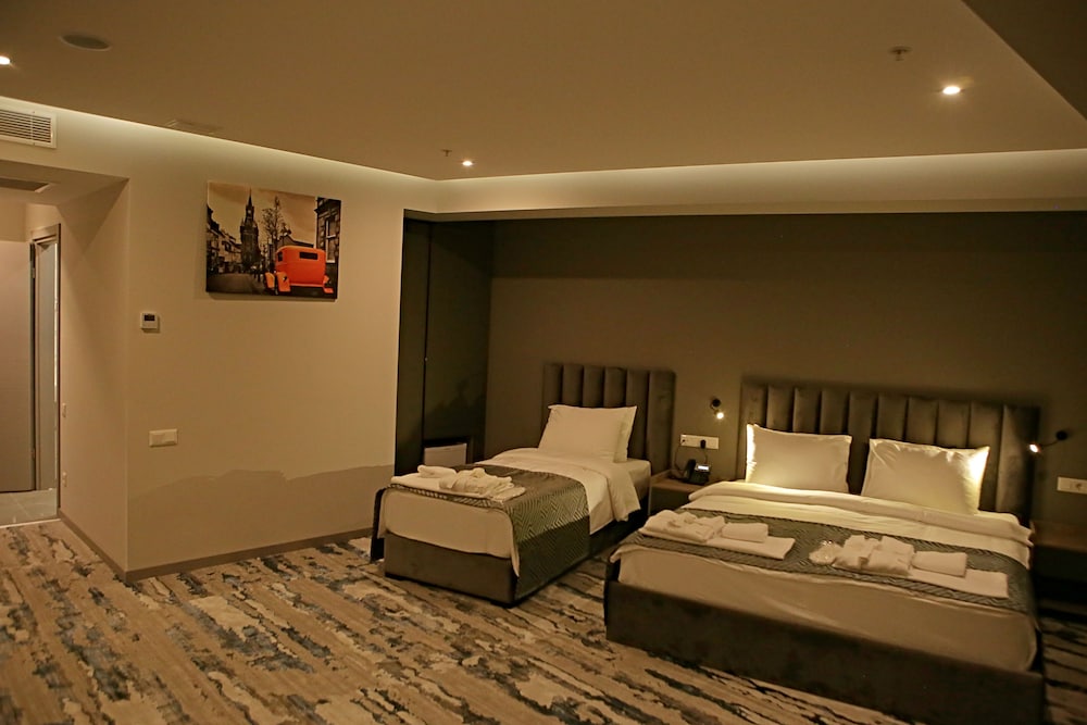 Economy Triple Room - Photo 2