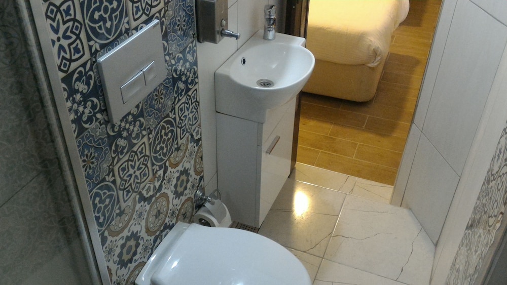 Basic Twin Room, Courtyard View photo 3