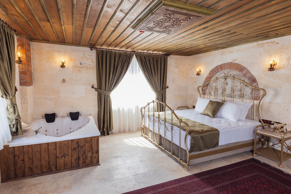 Premium Double Room, 1 King Bed with Sofa bed, Housekeeping, Garden View photo 2