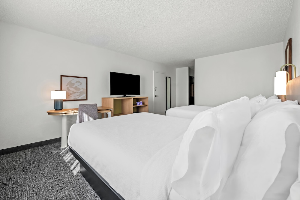 Room, 2 Queen Beds, Accessible (Hearing) - Photo 2
