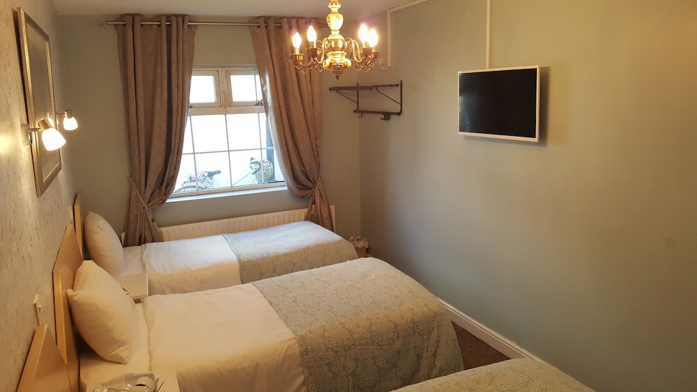 Deluxe Triple Room photo 3