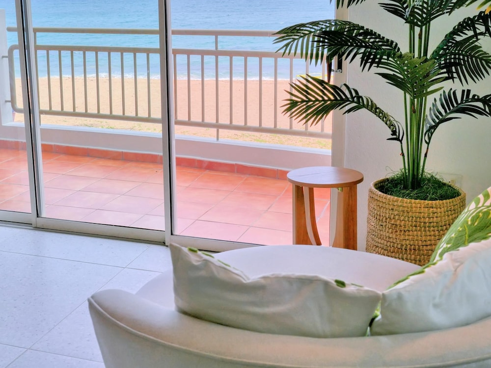 Suite, 1 Bedroom, Kitchenette, Beach View