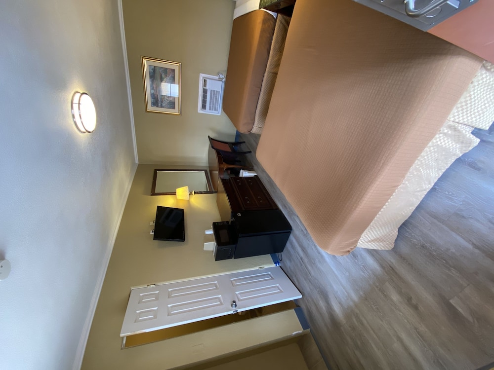 Deluxe Room, 2 Queen Beds photo 2