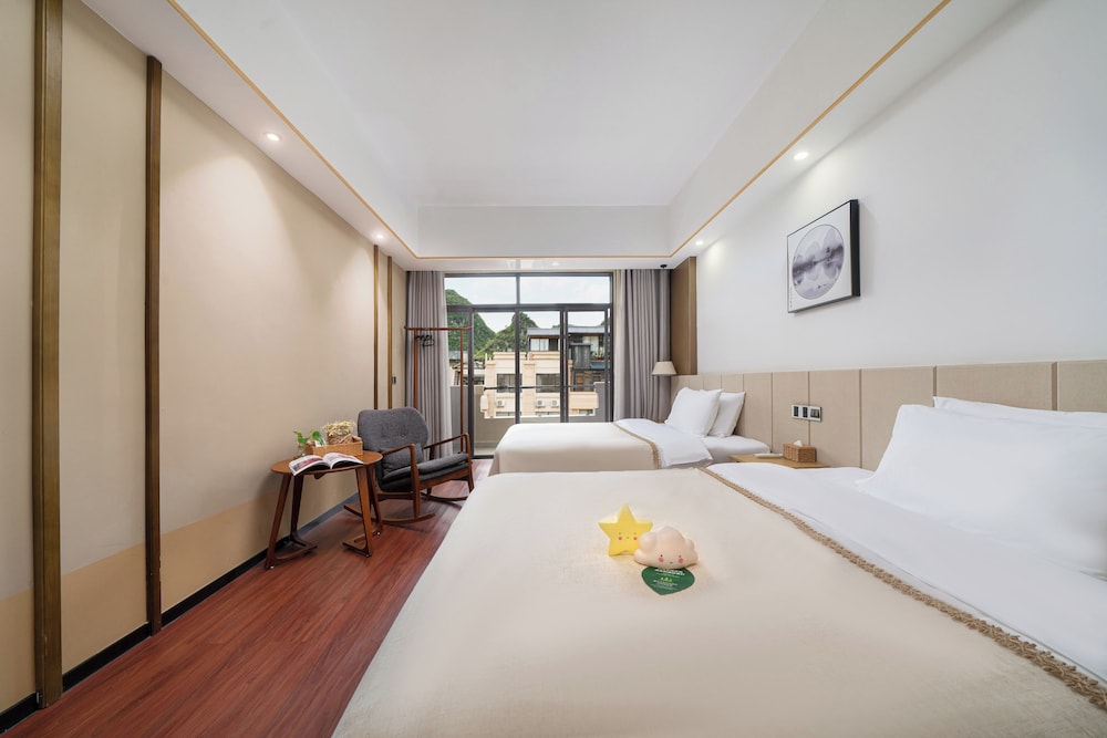 Signature Double or Twin Room, Hill View