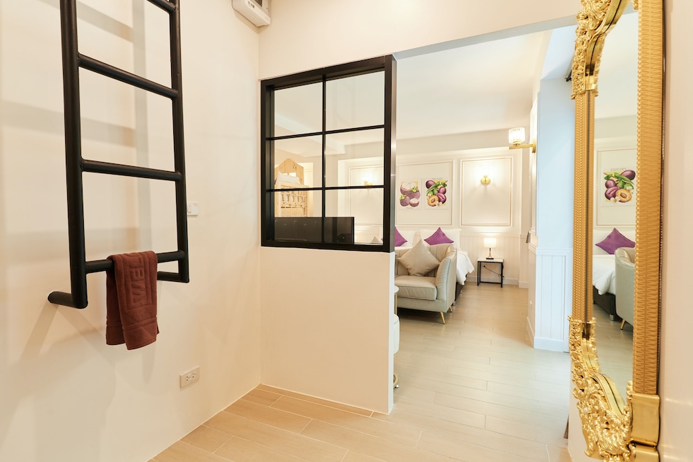 Family Room photo 3